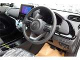 前席全体 目線も高く広い視界で安心して運転することができますね!