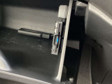 グローブボックス内部にETC車載器があります