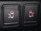 【両側パワースライドドア】スマートキーや運転席のスイッチで後席両側スライドドアの開閉が可能♪電動だから力を入れてドアを開ける必要が無く、小さなお子様でも簡単に開け閉めでき快適です♪