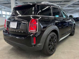 MINI自動車保険をご存知でしょか?万が一の事故の際、当社とMINI保険を引受している国内大手損保会社と連携して迅速に対応いたします。長期保険もお取り扱いしております。是非お話させてください。