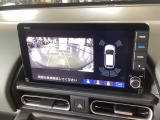 バックも安心のバックカメラ付いています。バックカメラがあると、いつでも安全にバックできますね。死角も減ります。