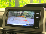【バックカメラ】駐車時に後方がリアルタイム映像で確認できます。大型商業施設や立体駐車場での駐車時や、夜間のバック時に大活躍!運転スキルに関わらず、今や必須となった装備のひとつです!