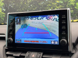 【バックカメラ】駐車時に後方がリアルタイム映像で確認できます。大型商業施設や立体駐車場での駐車時や、夜間のバック時に大活躍!運転スキルに関わらず、今や必須となった装備のひとつです!【ブラインドスポット