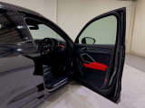 Audiは創業者であるホルヒの「いかなる時代においても第一級の素材を用い、操縦安定性に優れ、さらに進歩的なクルマの製造を目指す」という考え方に則り、こだわり抜かれたインテリアを目指しています。