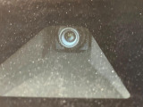 【エマージェンシーブレーキ】走行中に前方の車両等を認識し、衝突しそうな時は警報とブレーキで衝突回避と被害軽減をアシスト。より安全にドライブをお楽しみいただけます。