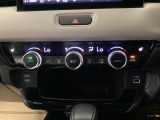 ダブルエアコンは、運転席と助手席でそれぞれ異なる温度を設定できます。