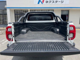 積載量500kgの広々としたデッキは、遊びから仕事まで多用途に使えます。ベッドライナーやトノカバーの取り付けもご相談下さい♪