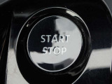 【プッシュスタート】キーが車内にあれば、エンジンの始動・停止はブレーキを踏んでスイッチを押すだけ!キーを取り出す手間を省き、ワンプッシュで操作するので簡単でスムーズ!