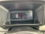 メーター内には、外気温・平均車速・平均燃費・瞬間燃費・走行可能距離のECO情報が表示できる機能があります!