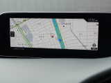 マツダコネクトの8.8インチワイドセンターディスプレイです。『Android Auto』『Apple CarPlay』や独自のコネクテッドサービスに対応したインターフェイスシステムです。