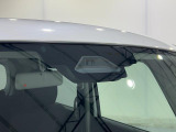 障害物を感知して、衝突の可能性がある場合、運転者へ警告音を発したり、衝突の可能性が高い場合、ブレーキの補助操作を行い、減速して衝突被害を軽減するシステムです。