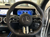 握りやすいハンドルの形状をしておりますので、お客様の運転をサポートしてくれます!