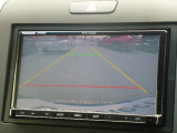 バック駐車が苦手な方や、初めてのお車で不安な方でも後方をナビ画面に映してくれるので、ラクラク停められます。