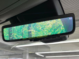 【デジタルインナーミラー】後席の大きな荷物や同乗者で後方が確認しづらい時でも安心!カメラが撮影した車両後方の映像をルームミラー内に表示。クリアな視界で状況の確認が可能です!