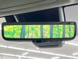 【デジタルインナーミラー】後席の大きな荷物や同乗者で後方が確認しづらい時でも安心!カメラが撮影した車両後方の映像をルームミラー内に表示。クリアな視界で状況の確認が可能です!