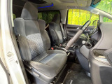 運転席シート廻りは使用感も少なく、良好な状態となっています。丁寧に使われていたことがよくわかりますね。