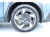 タイヤサイズは225/55R18 純正アルミホイール装着です!