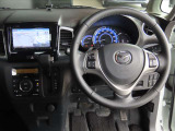 上級グレードに相応しい高品質&高級感漂う運転席回りです!精緻で美しい内装は、至福の空間をお楽しみ頂けます。ワンオーナーでメンテナンスもしっかりと実施されています!