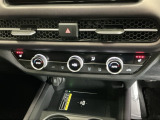 運転席/助手席シートヒーターで寒い日もすぐに温かくなり快適に過ごせます。3段階の温度調整が可能です