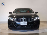 ☆BMWの代名詞とも言える【キドニーグリル】一目見ただけでBMW車であると認識できる確固たるアイコンとして存在感を放ちます☆