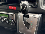 【 シフト 】スムーズなシフトチェンジで快適にお車を操縦していただけます!//