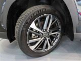 225/50R18タイヤ&純正切削光輝&ダークグレーメタリック塗装アルミホイール装備。タイヤ・ホイールまでキレイに洗浄!