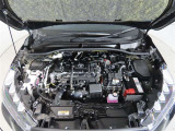 車にとって、とても大切な部分のエンジンルーム。綺麗に清掃済みで安心です。