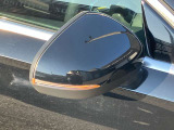 視認性が高い純正ミラーを採用しております。安全に運転が出来る様、一つ一つの部品に拘っているのがメルセデス・ベンツです。