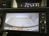 バックガイドモニターで、後方を確認しながら安心して駐車することができます。運転初心者も熟練者も必須の機能ですよ!