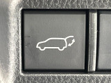 【パワーバックドア】スマートキーや運転席のボタンを押すだけでリアゲートが自動で開閉します!荷物を持っている時や、高い位置にあるバックドアを閉める際に便利な機能です♪