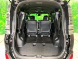 普段のお買い物や通勤、送迎等に十分な荷室スペースを確保しております。セカンドシートを倒すと、大きな荷物の積載も可能です♪