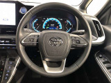ハンドルは車を運転する上で、ずっと握っている重要なパーツです。手にフィットする物がいいですよね♪