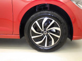 輸入車ならではの卓越した走りを支えるホイールと足回りです!日本車の走りに慣れている方にもぜひ体感して頂きたい程高いレベルでまとまっています。