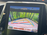 【バックカメラ】駐車時に後方がリアルタイム映像で確認できます。大型商業施設や立体駐車場での駐車時や、夜間のバック時に大活躍!運転スキルに関わらず、今や必須となった装備のひとつです!