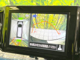 【アラウンドビューモニター】専用のカメラにより、上から見下ろしたような視点で360度クルマの周囲を確認することができます☆死角部分も確認しやすく、狭い場所での切り返しや駐車もスムーズに行えます。