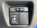 【パワースライドドア】スマートキーや運転席のスイッチでスライドドアの開閉が可能♪電動だから力を入れてドアを開ける必要が無く、小さいお子様でも、重い荷物を持っている時もラクに開け閉めできます♪