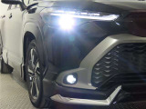 高輝度で点灯速度が速く、しかも消費電力の少ないLEDヘッドライトが装備されています!LEDの明るい光が走行中の視界の確保をサポートして、夜のドライブがより楽しく安全に運転できます♪