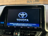 【大画面ナビ】人気の大型9インチナビを装備。存在感のある大画面はインパクト大!ナビ利用時のマップ表示は見やすく、テレビやDVDは臨場感がアップ!いつものドライブがグッと楽しくなります♪