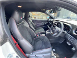 ◆LIBERALAは、輸入車選びの新たなスタイルを提案するインポート・セレクト・ブランドです。オーナー様となる方がクルマから直接感じる感性を第一にした、最良の一台との出会いをコーディネートいたします。