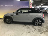 内外装も機能も車輌の隅々まで入念な点検の実施で安心を徹底。弊社独自の厳しい品質基準をクリアしてから納車致します。