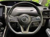 【純正革巻きステアリング】上質な革を使用することで、手にしっかり馴染みとても運転しやすいハンドルです♪