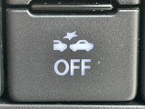 【スマートブレーキサポート】走行中に前方の車両等を認識し、衝突しそうな時は警報とブレーキで衝突回避と被害軽減をアシスト。より安全にドライブをお楽しみいただけます。