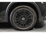 メルセデスの認定中古車「サーティファイドカー」では、万一お車が故障した場合も、ご購入後1年間もしくは2年間※は走行距離にかかわらずメルセデス・ベンツ正規サービスネットワークで無料修理いたします