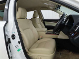 長時間の運転でも疲れにくいシートです。