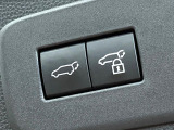 【パワーバックドア】スマートキーや運転席のボタンを押すだけでリアゲートが自動で開閉します!荷物を持っている時や、高い位置にあるバックドアを閉める際に便利な機能です♪