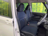 運転席シート廻りは使用感も少なく、良好な状態となっています。前オーナー様が丁寧に使っていたことがよくわかりますね。