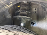 お車を安心してお乗りいただく為には、足回りの定期点検が欠かせません。サービスサポート(有償保証)では無料点検もご提供しており、安心のカーライフをお過ごしいただけるサポート体制が整っています。