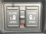 【両側パワースライドドア】スマートキーや運転席のスイッチで後席両側スライドドアの開閉が可能♪電動だから力を入れてドアを開ける必要が無く、小さなお子様でも簡単に開け閉めでき快適です♪