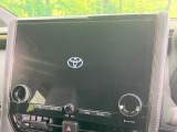 【純正ナビ】人気の純正ナビを装備しております。ナビの使いやすさはもちろん、オーディオ機能も充実!キャンプや旅行はもちろん、通勤や買い物など普段のドライブも楽しくなるはず♪