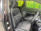 運転席シート廻りは使用感も少なく、良好な状態となっています。前オーナー様が丁寧に使っていたことがよくわかりますね。